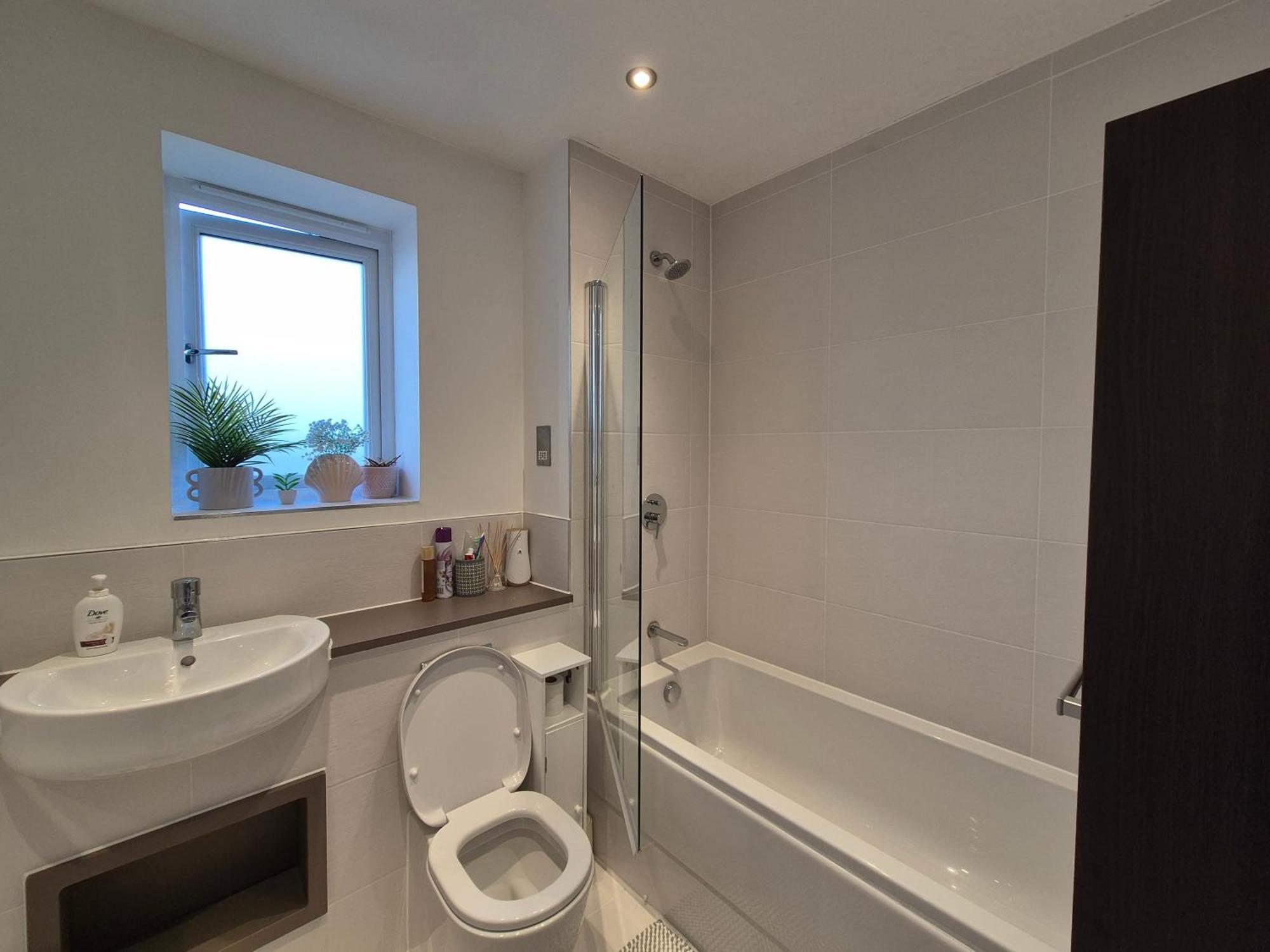 One Double Room In A 4 Bedroom Family Home In Broomfield Chelmsford Exterior photo