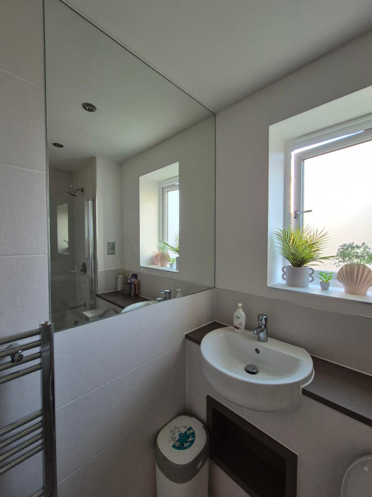 One Double Room In A 4 Bedroom Family Home In Broomfield Chelmsford Exterior photo